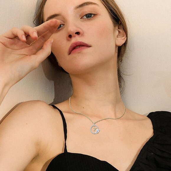 18K Gold Plated Hummingbird Pendant Necklace for Women Circle Necklace Jewelry - Picture 3 of 7